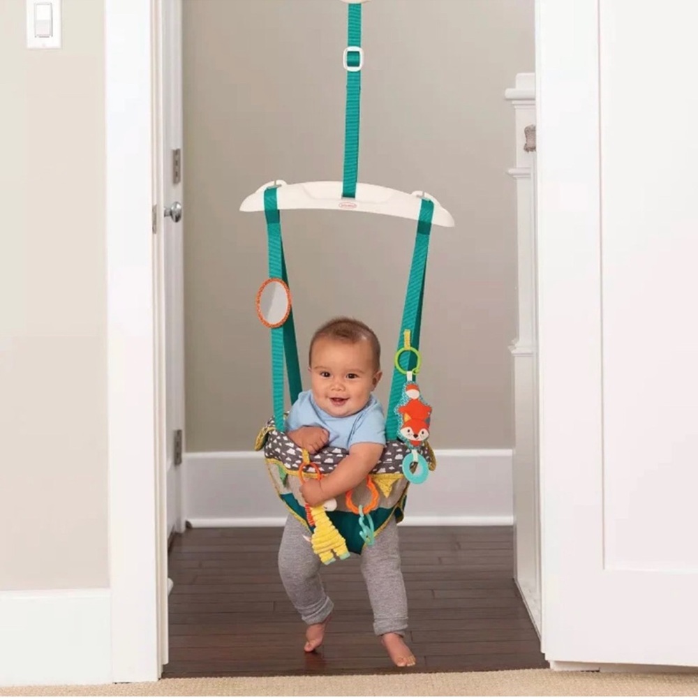 Infantino Go Gaga Up Up Away Doorway Jumper with Toys